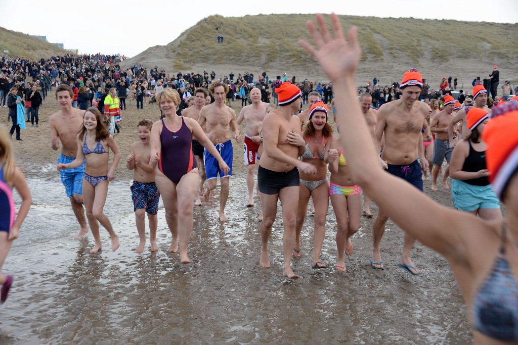 ../Images/Nieuwjaarsduik Nederzandt 2016 059.jpg